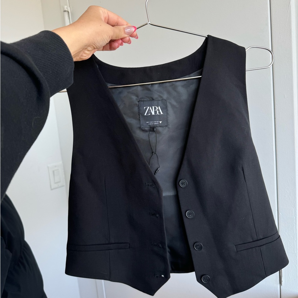 Zara Women's Black Vest